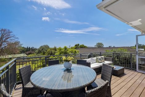 Photo of property in 14 Paulange Place, Pakuranga Heights, Auckland, 2010