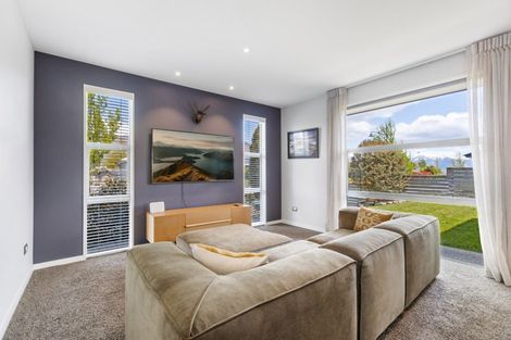Photo of property in 11 Sunnyside Lane, Wanaka, 9305