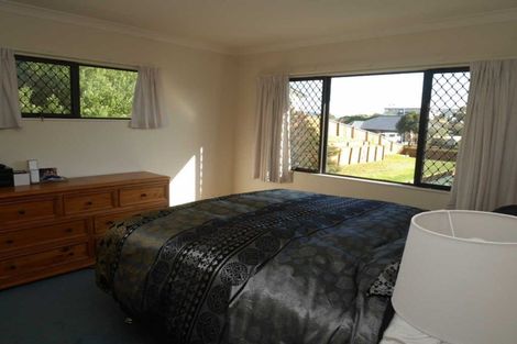 Photo of property in 4 Lorna Irene Drive, Raumati South, Paraparaumu, 5032