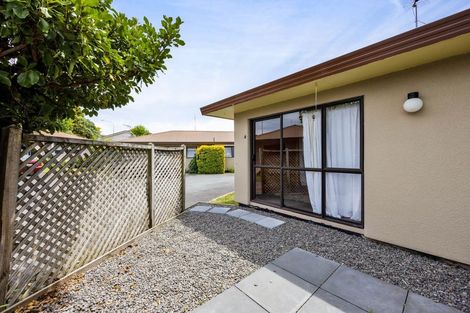 Photo of property in 4/99 Mangorei Road, Merrilands, New Plymouth, 4312