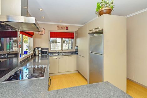 Photo of property in 8 Bilkey Avenue, Pukekohe, 2120