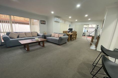 Photo of property in 40 Baverstock Road, Flat Bush, Auckland, 2016