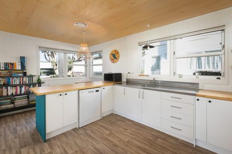 Photo of property in 34 Ocean View Road, Waihi Beach, 3611