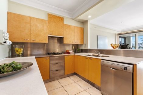 Photo of property in 10/318 Oriental Parade, Oriental Bay, Wellington, 6011