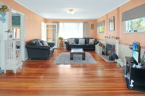 Photo of property in 18 Brown Terrace, Foxton Beach, Foxton, 4815