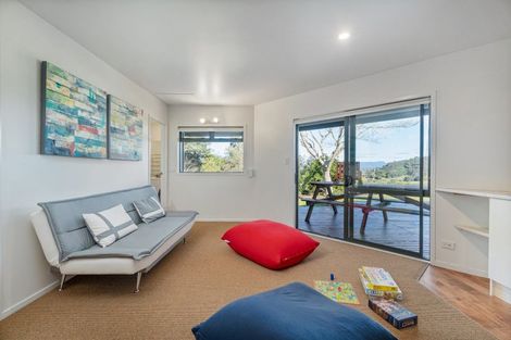 Photo of property in 16 Tarapatiki Drive, Whitianga, 3510