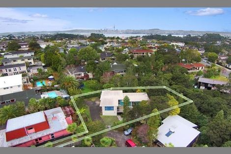 Photo of property in 18 Barlow Place, Chatswood, Auckland, 0626