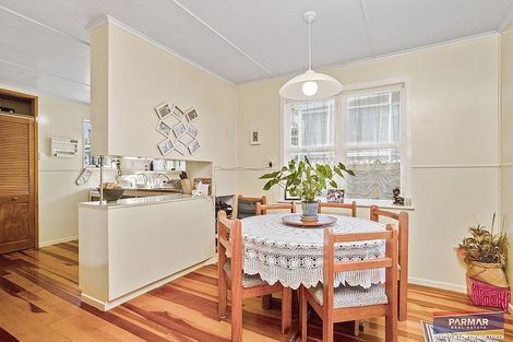 Photo of property in 11 Robert Burke Place, Henderson, Auckland, 0612