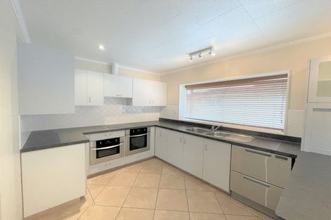 Photo of property in 2 Aitchison Place, Levin, 5510
