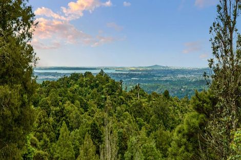 Photo of property in 408a Scenic Drive, Waiatarua, Auckland, 0612