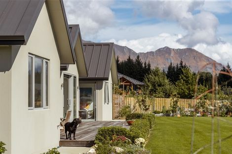 Photo of property in 2 Nokomai Street, Wanaka, 9305