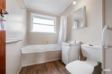 Photo of property in 1/11 Sutherland Avenue, Silverstream, Upper Hutt, 5019