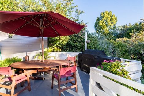 Photo of property in 28 Carrington Street, New Plymouth, 4310