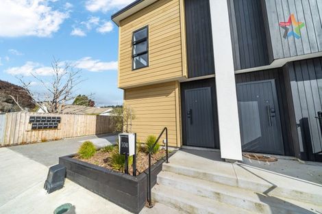 Photo of property in 5/240 Stokes Valley Road, Stokes Valley, Lower Hutt, 5019