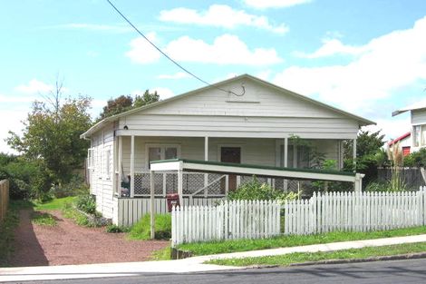 Photo of property in 17 Croydon Road, New Lynn, Auckland, 0600