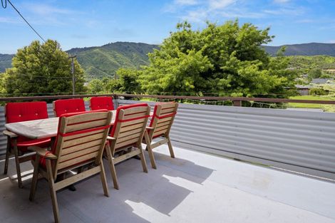 Photo of property in 14 Beach Road, Waikawa, Picton, 7220