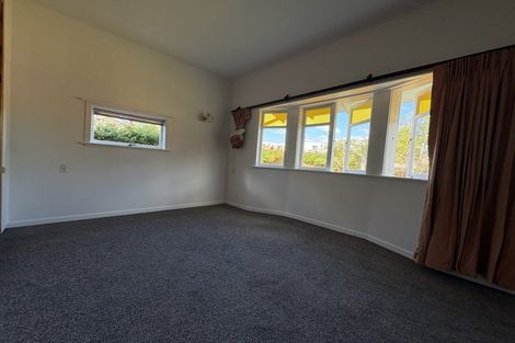 Photo of property in 938 East Coast Road, Northcross, Auckland, 0630