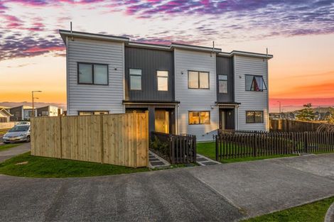 Photo of property in 4 Lumbarda Drive, Kumeu, 0810