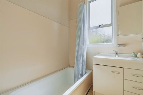 Photo of property in 9 Essex Street, Balclutha, 9230