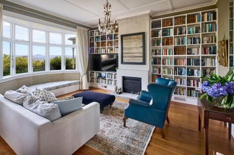 Photo of property in 18 Harbour View Road, Northland, Wellington, 6012