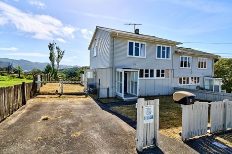 Photo of property in 3-5 York Place, Cannons Creek, Porirua, 5024