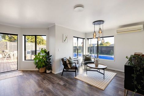 Photo of property in 28 Madison Street, Cambridge, 3434