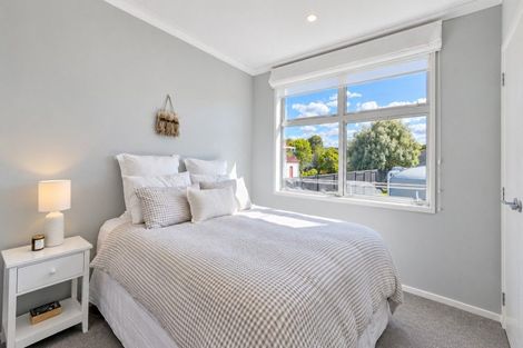 Photo of property in 989 East Coast Road, Kaiaua, Miranda, 2473