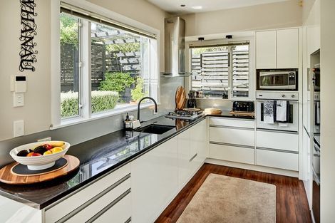 Photo of property in 1 Singers Road, Korokoro, Lower Hutt, 5012