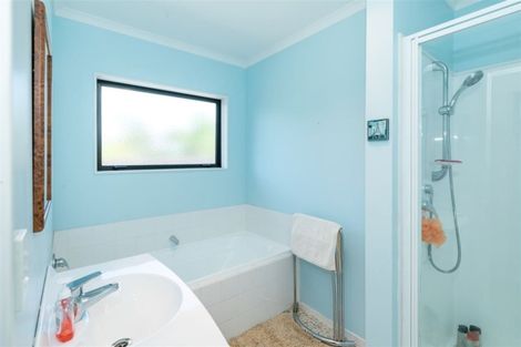 Photo of property in 5 Mangauika Road, Pirongia, Te Awamutu, 3876