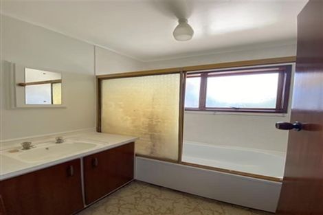 Photo of property in 2/107 Donovan Street, Blockhouse Bay, Auckland, 0600