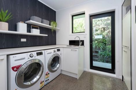 Photo of property in 64a Hattaway Avenue, Bucklands Beach, Auckland, 2012