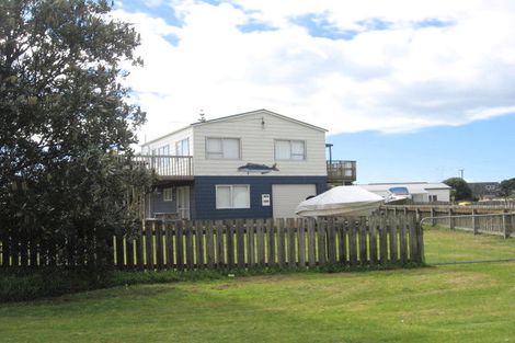 Photo of property in 60 Aubrey Road, Pataua North, Whangarei, 0175