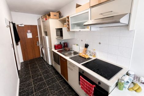 Photo of property in Atrium Towers, 4n/154 The Terrace, Wellington Central, Wellington, 6011