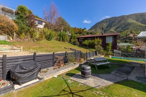 Photo of property in 82 Scotland Street, Picton, 7220