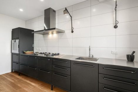 Photo of property in 133 Marine Parade, Eastbourne, Lower Hutt, 5013