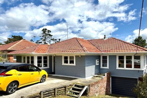 Photo of property in 205 Titirangi Road, Titirangi, Auckland, 0604