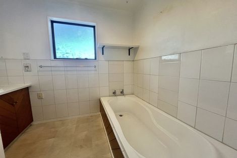 Photo of property in 1/13 Everglade Drive, Goodwood Heights, Auckland, 2105