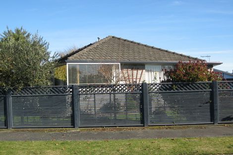 Photo of property in 23 Thurso Place, New Brighton, Christchurch, 8083