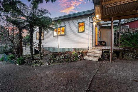 Photo of property in 802 West Coast Road, Oratia, Auckland, 0604