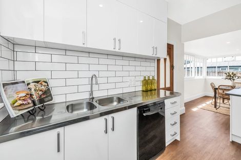 Photo of property in 15 Cardiff Avenue, Somerfield, Christchurch, 8024