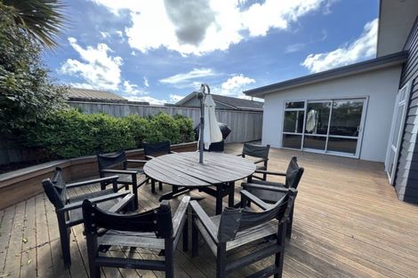 Photo of property in 30 Peter Hall Drive, Kelvin Grove, Palmerston North, 4414