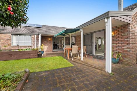 Photo of property in 35 Manu Crescent, Upper Vogeltown, New Plymouth, 4310