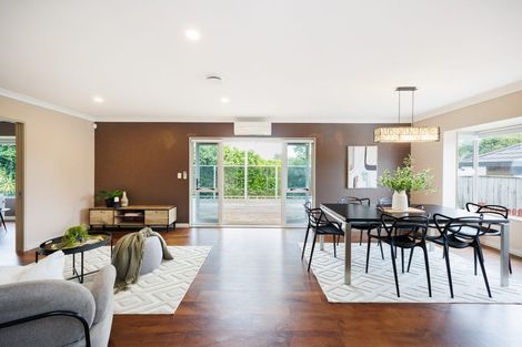 Photo of property in 27 Johnstone Drive, Fitzherbert, Palmerston North, 4410