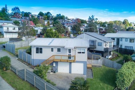 Photo of property in 68 Trias Road, Totara Vale, Auckland, 0629