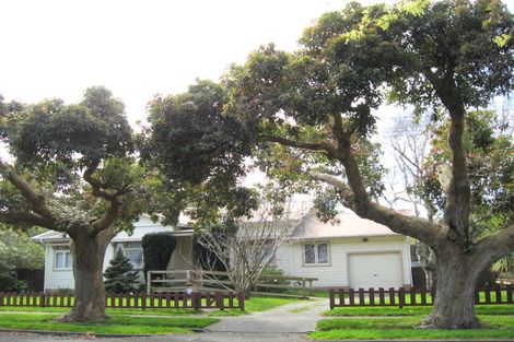 Photo of property in 2 Caius Avenue, Gonville, Whanganui, 4501