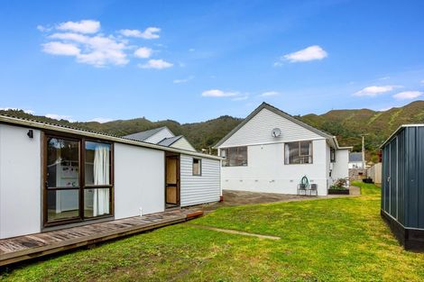 Photo of property in 84 Wilkie Crescent, Naenae, Lower Hutt, 5011