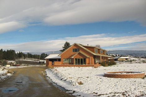 Photo of property in 2 Old Golf Course Road, Bridge Hill, Alexandra, 9320