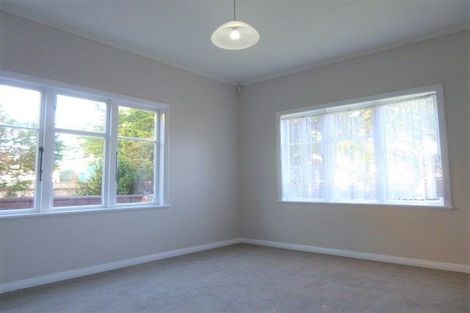 Photo of property in 33 Pirie Crescent, Moera, Lower Hutt, 5010