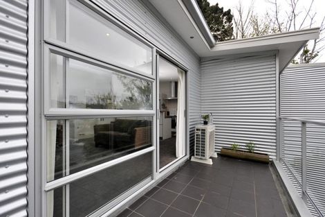 Photo of property in 21 Kopiko Way, Brooklyn, Wellington, 6021