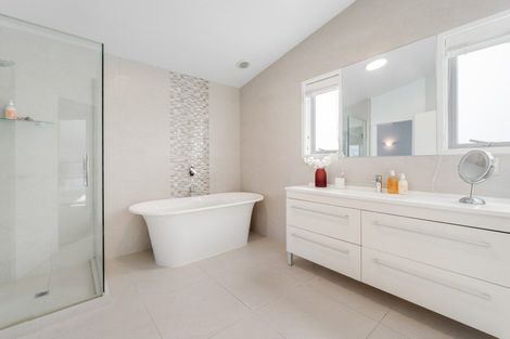 Photo of property in 53 Manor Park, Sunnyhills, Auckland, 2010